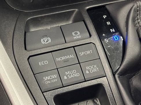 Used 2025 Toyota RAV4 XLE AWD/4WD image 33