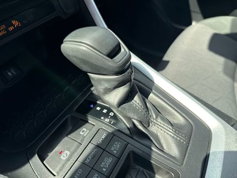 Used 2019 Toyota RAV4 XLE w/ All Weather Liner Package AWD/4WD image 24