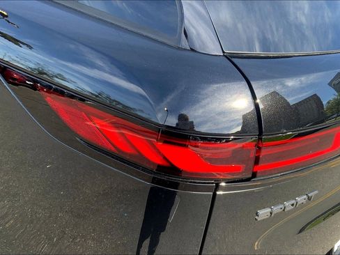 Used 2025 Land Rover Range Rover Sport image 26