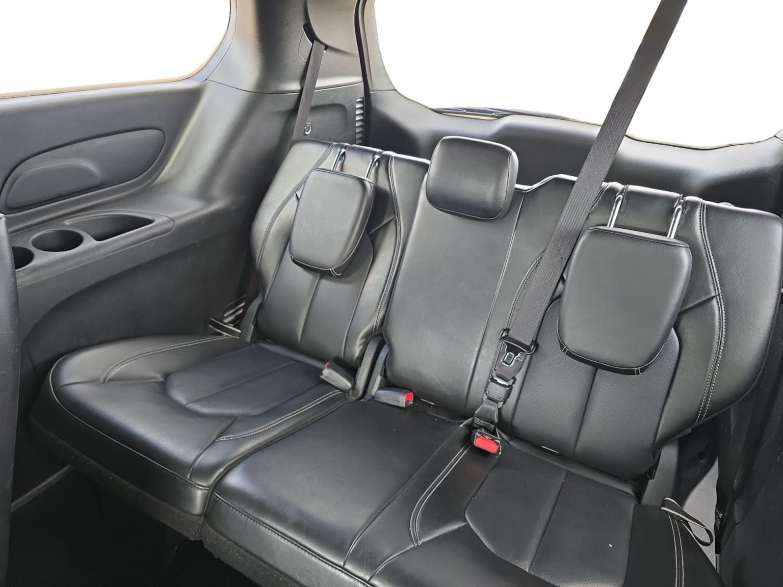 Used 2025 Chrysler Pacifica Select FWD image 16