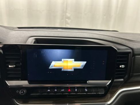 Used 2023 Chevrolet Silverado 1500 RST AWD/4WD image 13