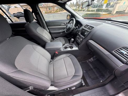 Used 2018 Ford Explorer XLT w/ Equipment Group 201A image 12