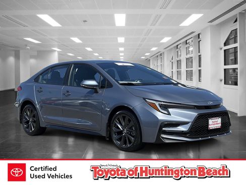 Certified 2025 Toyota Corolla SE FWD image 1