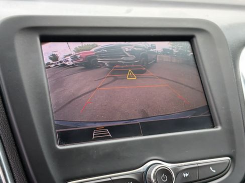 Used 2022 Chevrolet Equinox LT AWD/4WD image 16