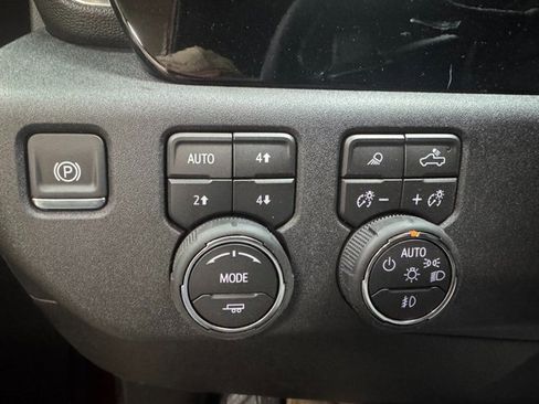 New 2026 Chevrolet Silverado 1500 RST w/ Dark Appearance Package image 39