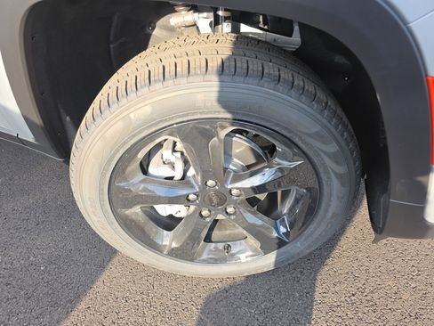 New 2025 Jeep Grand Cherokee Limited w/ Black Appearance Package image 24