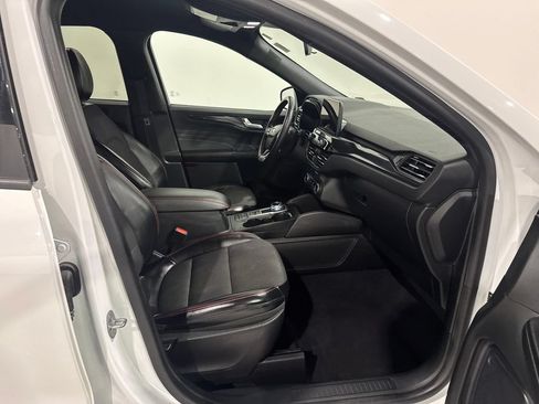 Used 2023 Ford Escape ST-Line AWD/4WD image 23