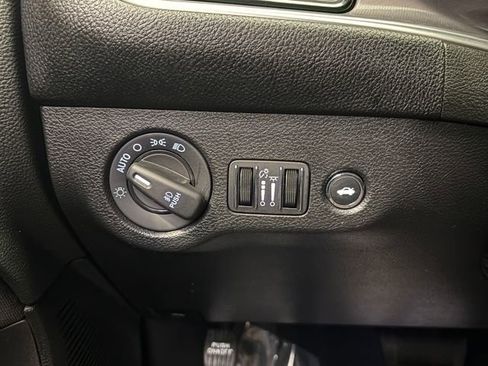 Used 2022 Dodge Challenger GT w/ Blacktop Package image 11