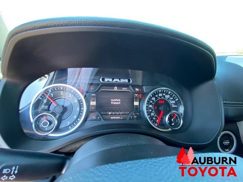 Used 2022 RAM 1500 Laramie AWD/4WD image 40