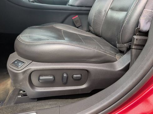 Used 2014 Ford Taurus Limited w/ Equipment Group 301A AWD/4WD image 9