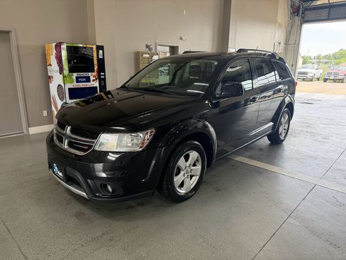 Used 2012 Dodge Journey SXT w/ Flexible Seating Group AWD/4WD image 2