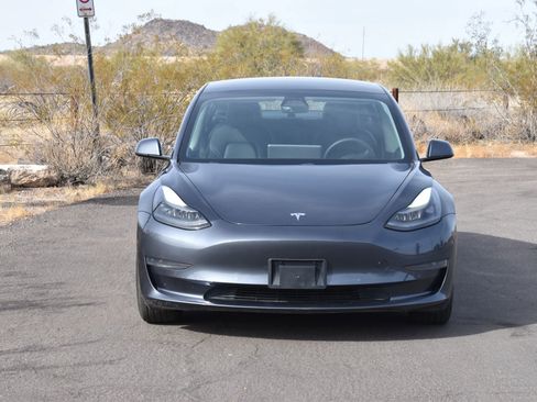 Used 2023 Tesla Model 3 Standard Range image 2
