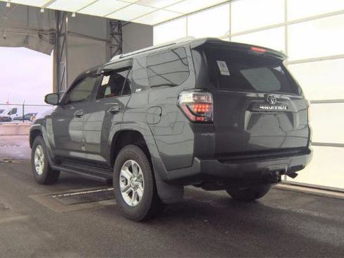 Used 2016 Toyota 4Runner SR5 AWD/4WD image 2