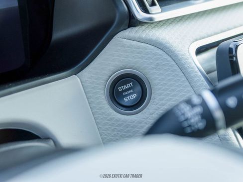 Used 2023 Land Rover Range Rover Velar R-Dynamic S image 38