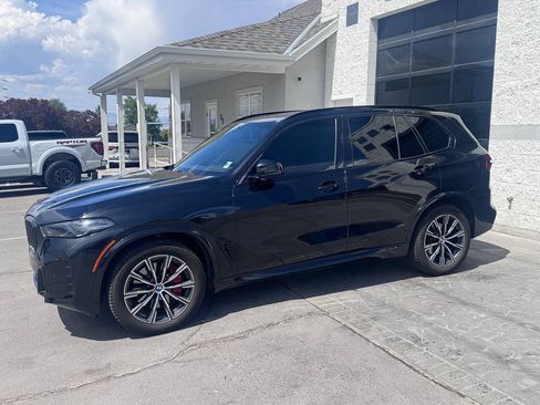 Used 2025 BMW X5 xDrive40i w/ M Sport Package AWD/4WD image 5