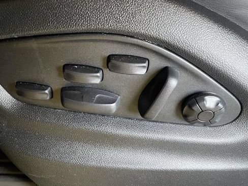 Certified 2025 Porsche Cayenne GTS AWD/4WD image 18