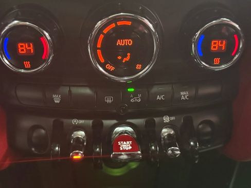 Used 2015 MINI Cooper 4-Door Hardtop w/ Media Package image 29