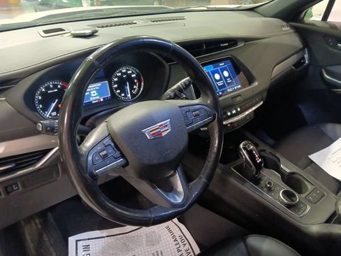 Used 2021 Cadillac XT4 Premium Luxury AWD/4WD image 4