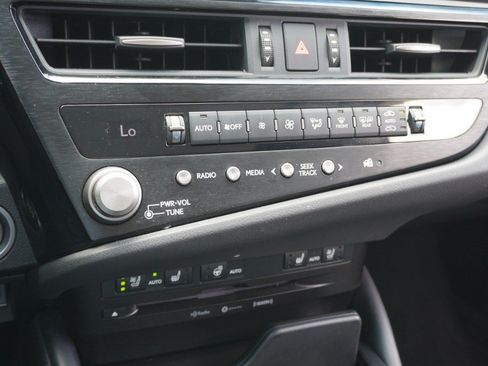 Used 2022 Lexus ES 350 w/ Premium Package FWD image 17