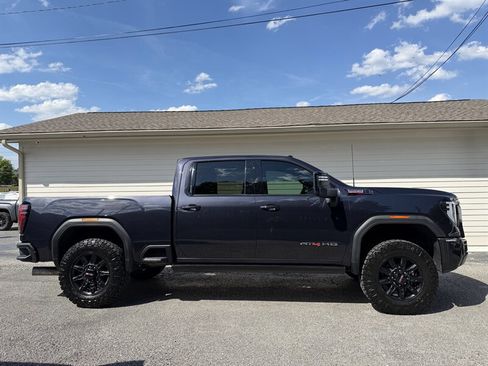 Used 2024 GMC Sierra 2500 AT4 w/ AT4 Preferred Package AWD/4WD image 1