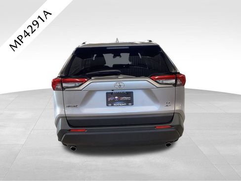 Used 2020 Toyota RAV4 LE w/ All Weather Liner Package AWD/4WD image 28