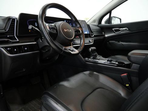 Used 2023 Kia Sportage EX AWD/4WD image 7