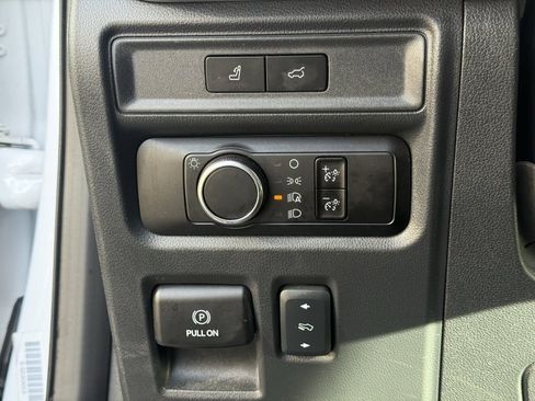 Used 2024 Ford Expedition Max XLT image 17