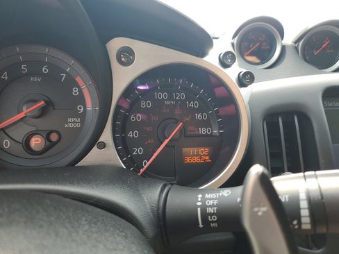 Used 2019 Nissan 370Z Touring Sport RWD image 21