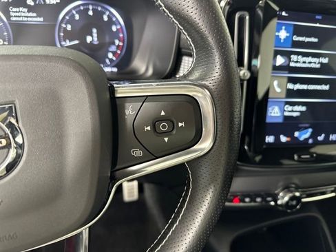 Used 2021 Volvo XC40 T5 R-Design w/ Protection Package Premier image 16