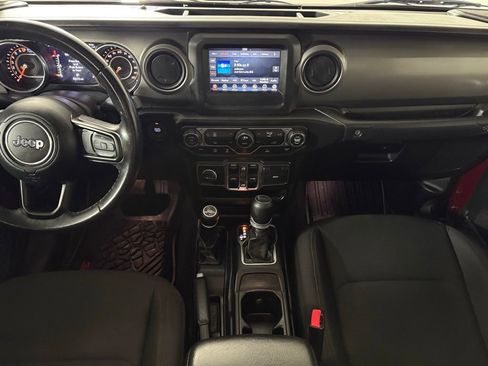 Used 2021 Jeep Gladiator Sport image 35