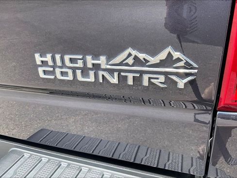 Used 2024 Chevrolet Silverado 1500 High Country w/ Technology Package AWD/4WD image 8