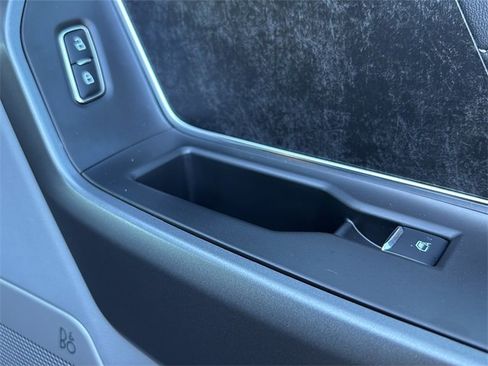 Used 2025 Ford F250 XLT w/ Black Appearance Package image 36