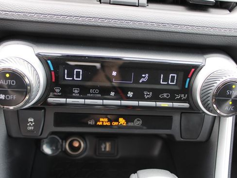 Used 2025 Toyota RAV4 LE AWD/4WD image 23