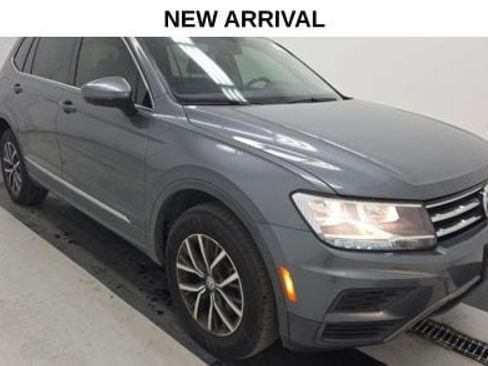 Used 2020 Volkswagen Tiguan SE FWD image 3