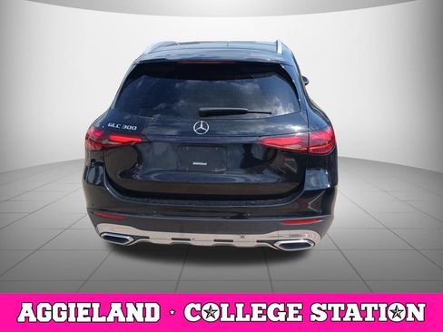 Used 2024 Mercedes-Benz GLC 300 image 3