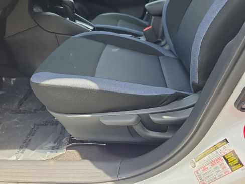 Used 2025 Nissan Versa SV w/ Trunk Package image 24