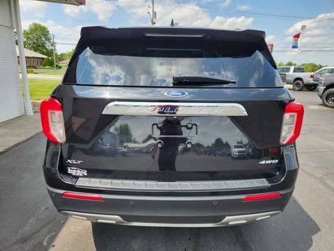 Used 2022 Ford Explorer XLT image 4