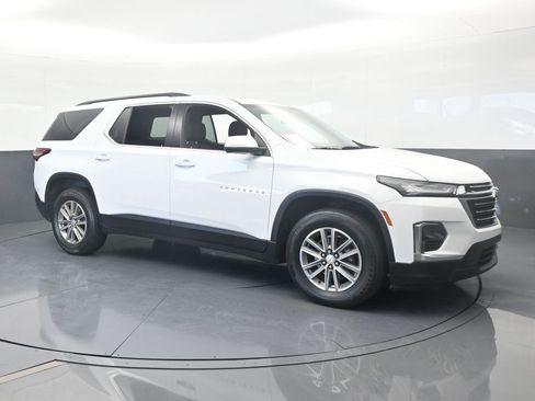Used 2023 Chevrolet Traverse LT image 8
