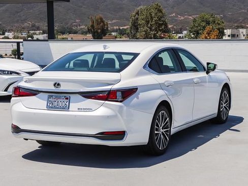 Used 2024 Lexus ES 300h w/ Premium Package FWD image 7