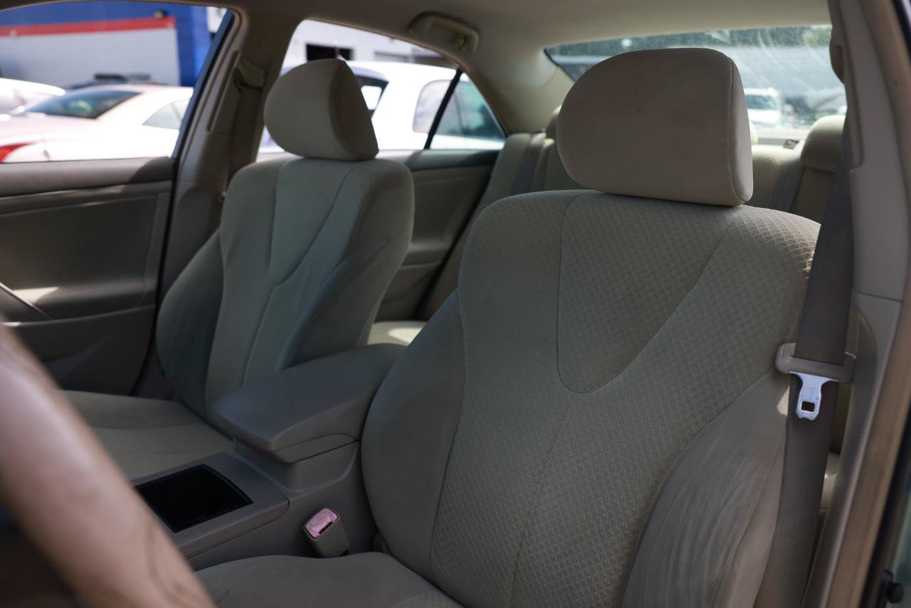 Used 2007 Toyota Camry LE FWD image 6