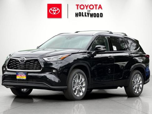 New 2025 Toyota Highlander Limited image 7