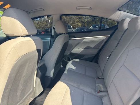 Used 2020 Hyundai Elantra SEL image 5