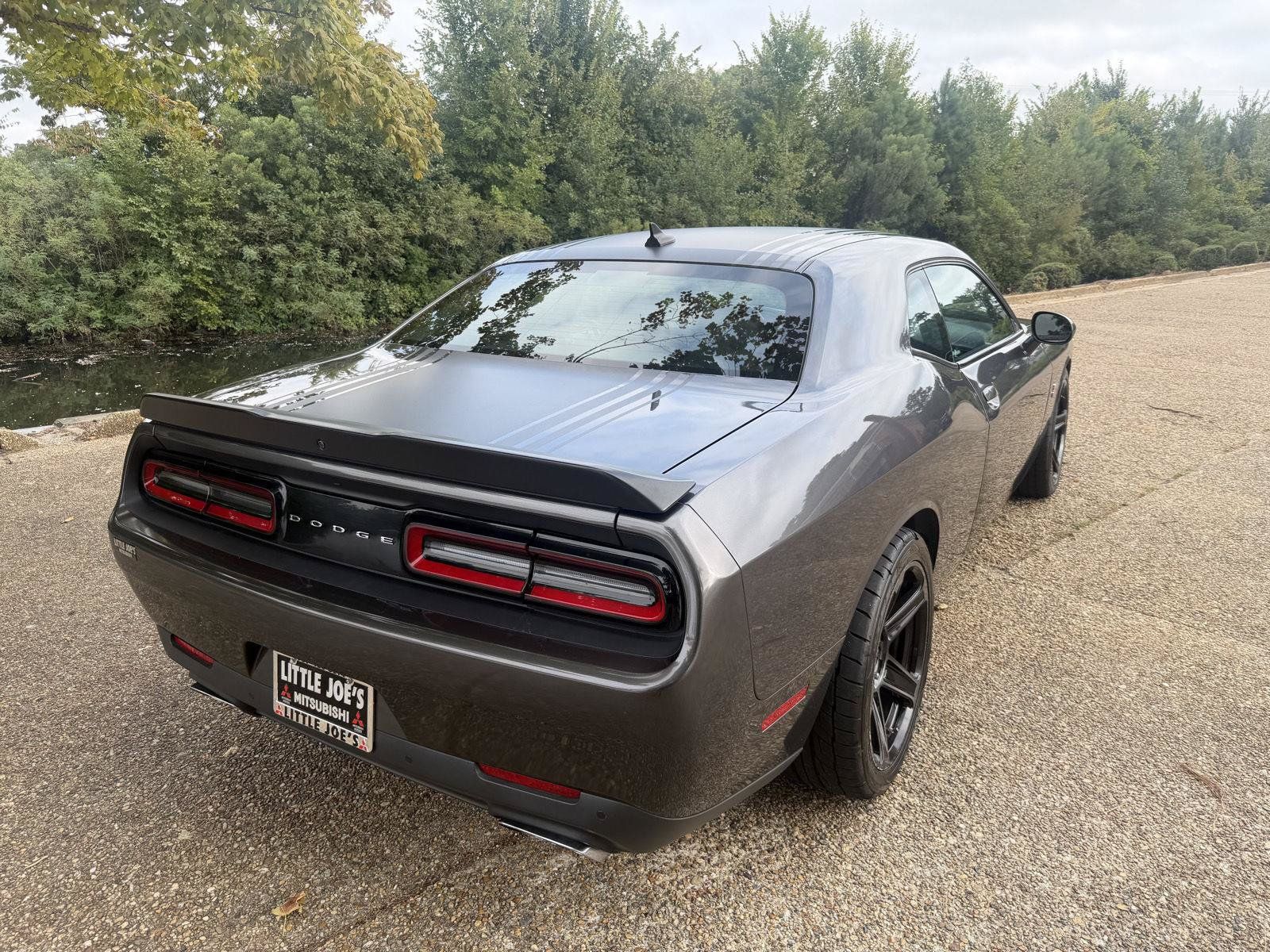 Used 2016 Dodge Challenger R/T Scat Pack RWD image 3