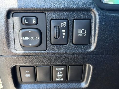 Used 2020 Toyota 4Runner TRD Off-Road AWD/4WD image 18