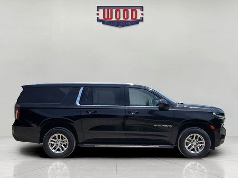 Used 2024 Chevrolet Suburban LT AWD/4WD image 2