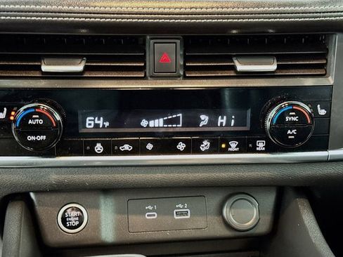 Used 2023 Nissan Rogue SV w/ SV Premium B Package image 13