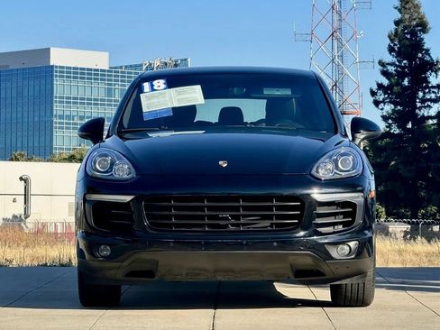 Used 2018 Porsche Cayenne AWD/4WD image 2