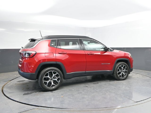 Used 2026 Jeep Compass Limited w/ Mopar All Weather Package AWD/4WD image 2