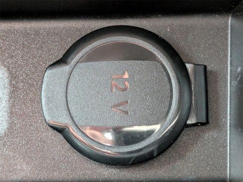 Used 2023 Volkswagen Tiguan SE R-Line image 32