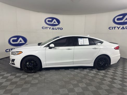 Used 2019 Ford Fusion SE w/ Equipment Group 151A FWD image 6
